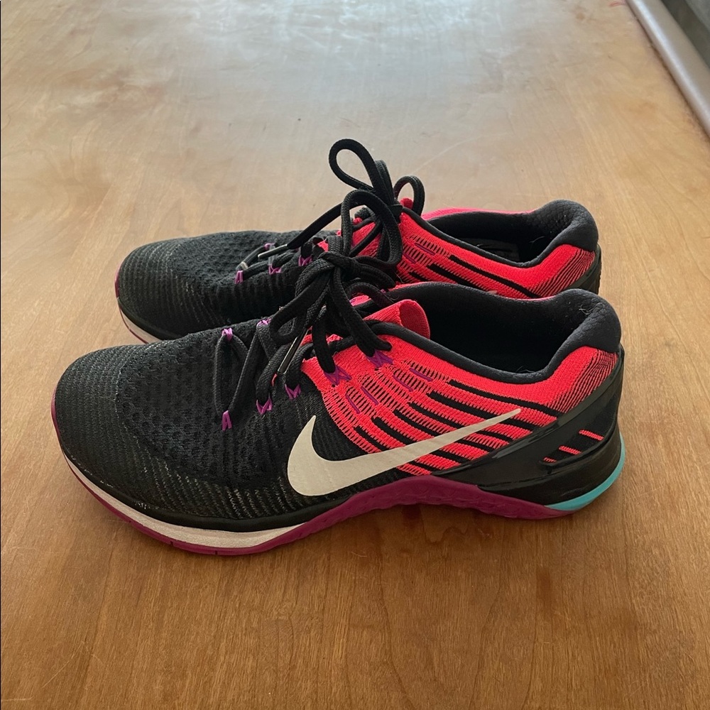 Nike Metcon DSX. EUC. Open to reasonable offers.